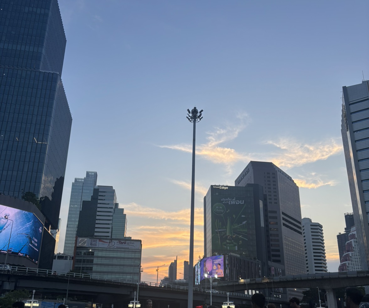 Lumpini Park Evening run 🏃🏻‍♀️ + eateat 🍴
