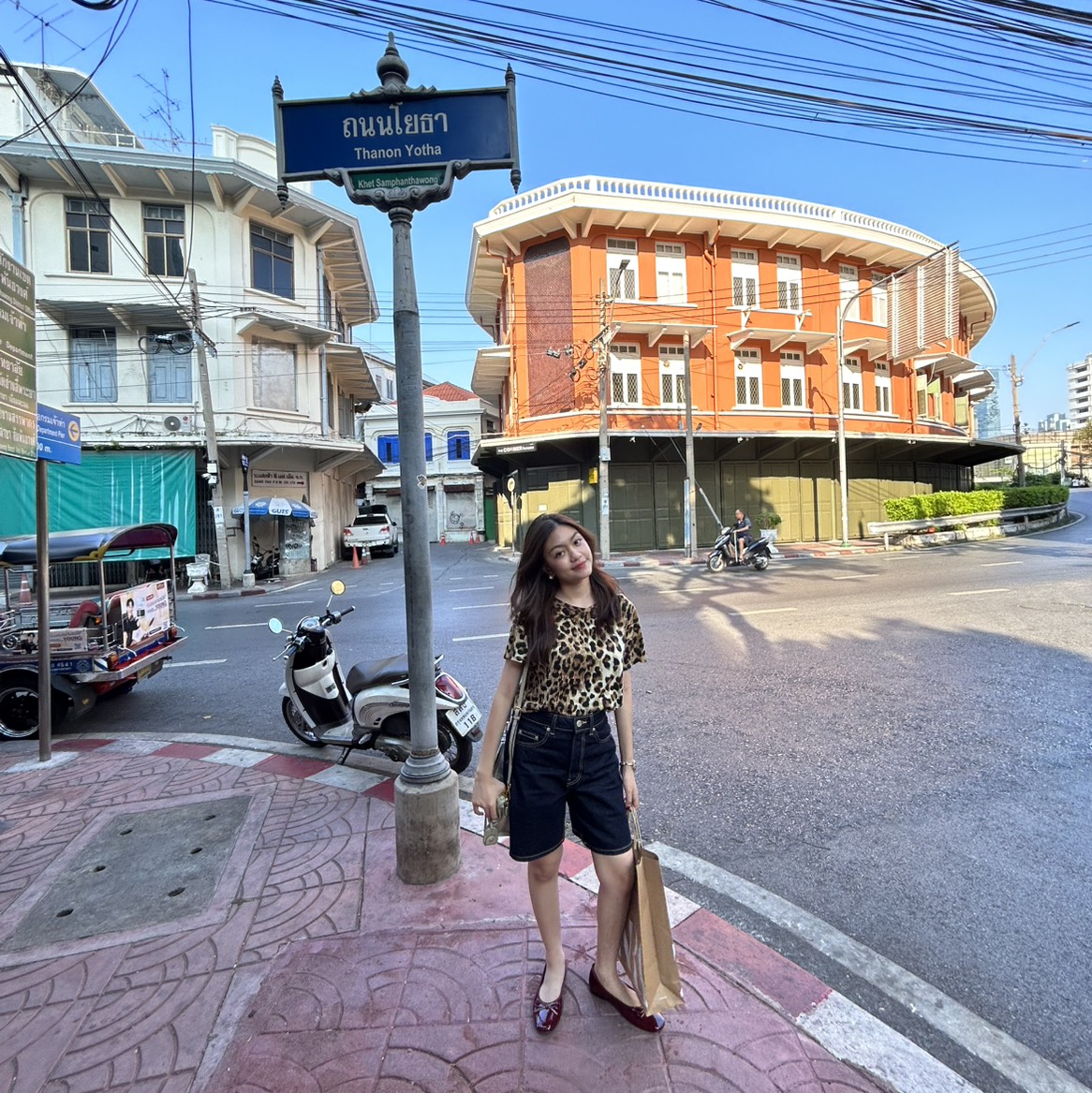 Just a chill day with a BKK girl (Vibing at charoenkrung)