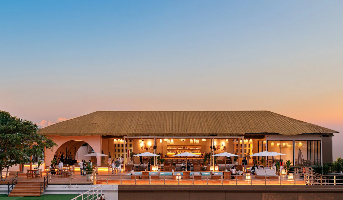 My Favorite Riverside Hideout: Good Food & Golden Hour