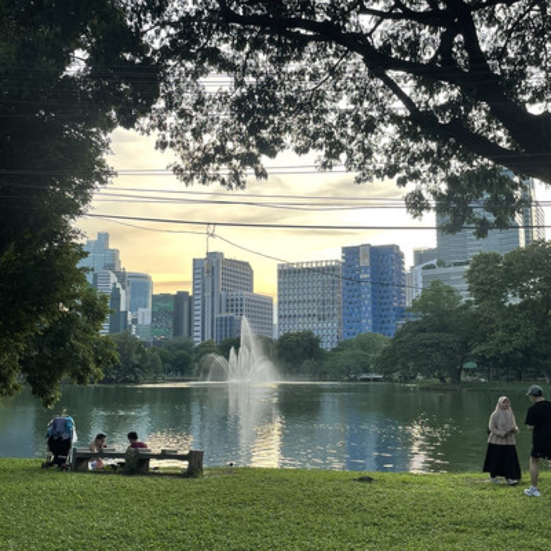 Lumpini Healthy Morning: Nature Walk, Breakfast & Coffee