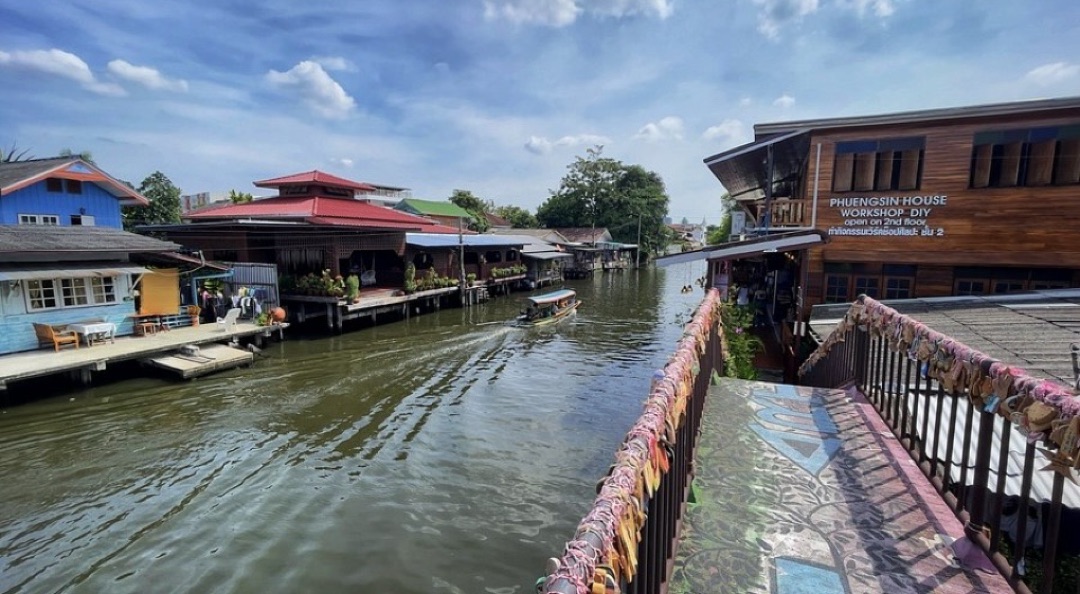 Discover the Soul of Old Bangkok at Khlong Bang Luang